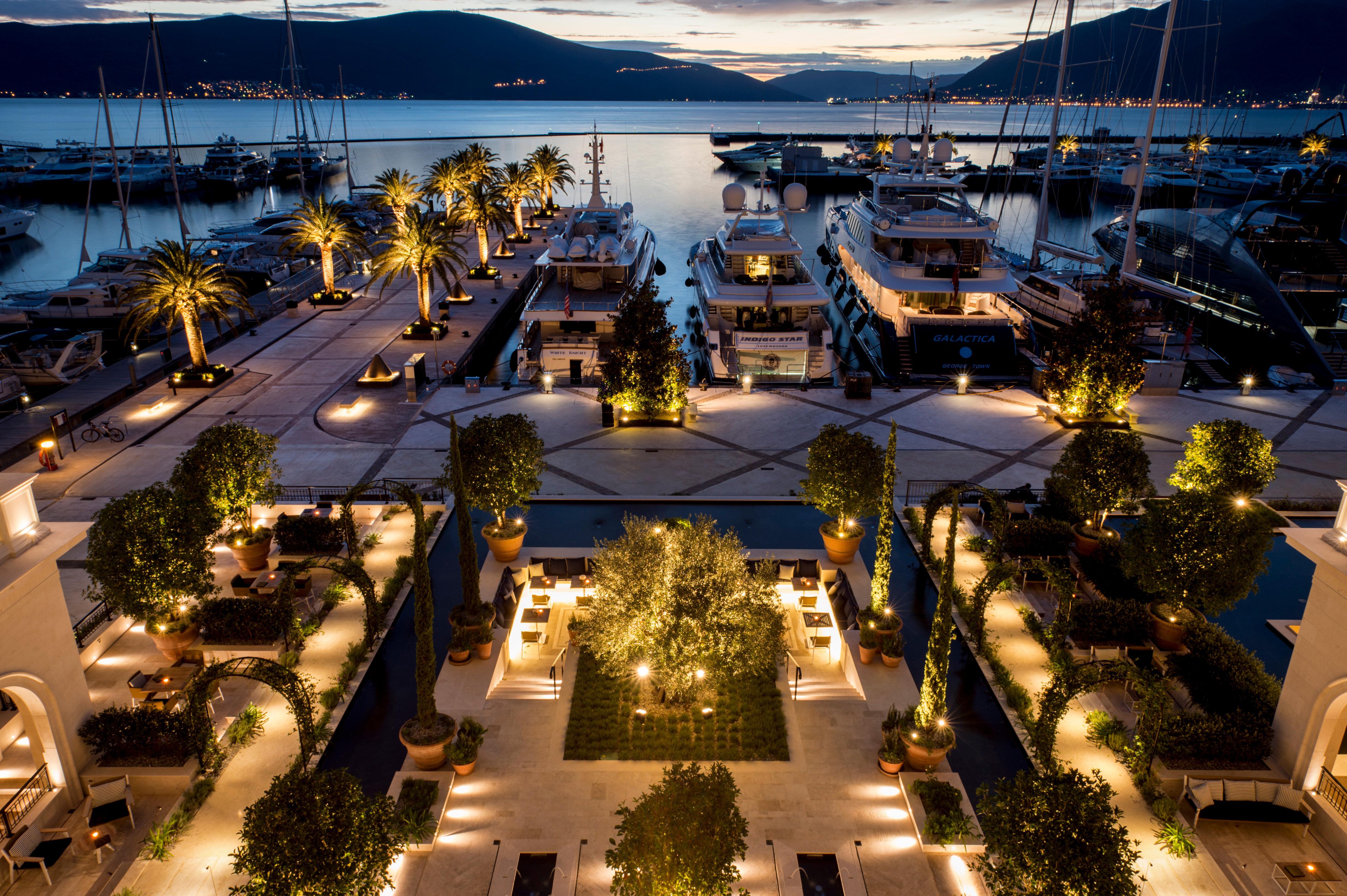 Regent Porto Montenegro Τίβατ Εξωτερικό φωτογραφία The Port of Porto Cervo