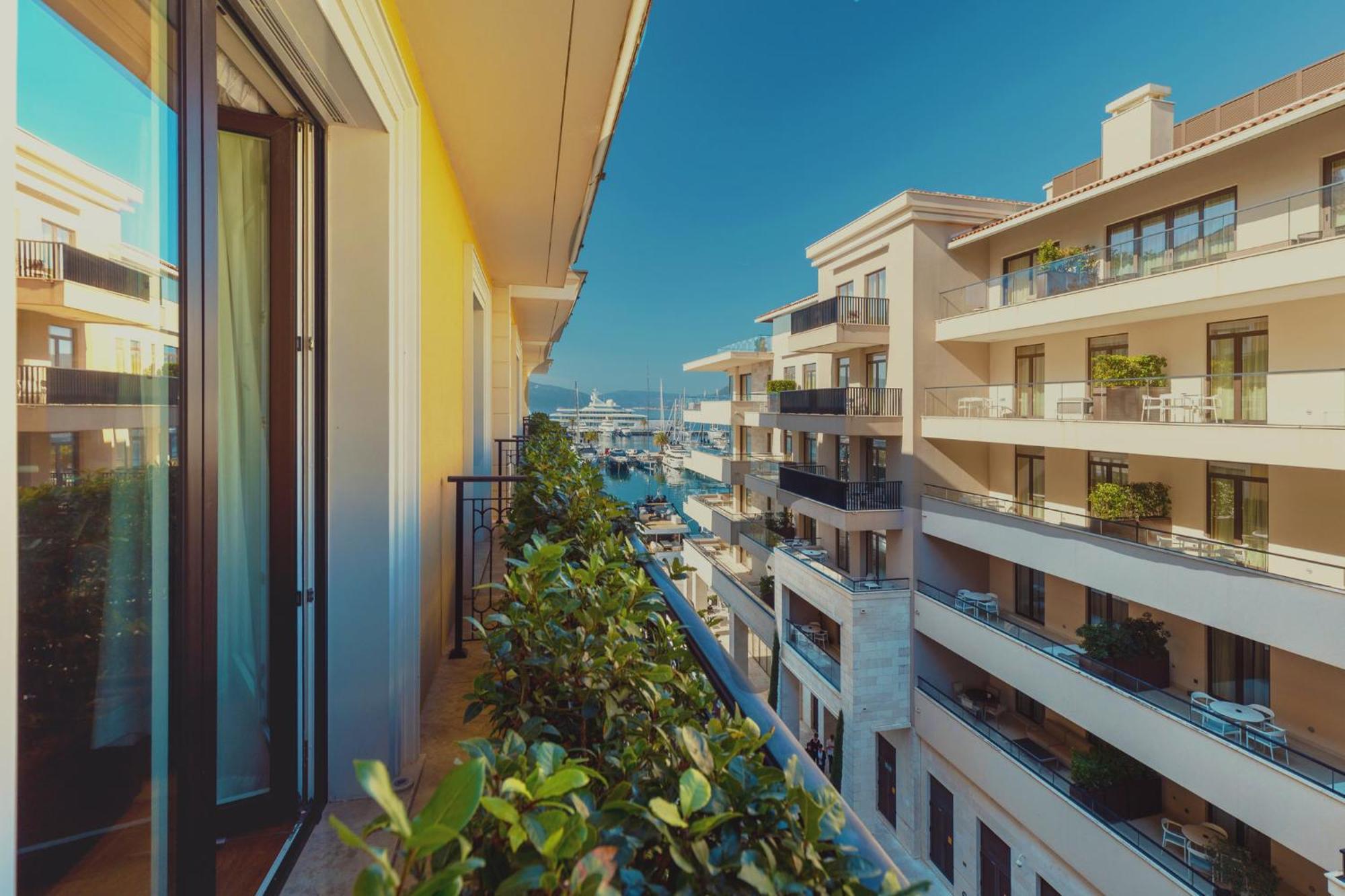Regent Porto Montenegro Τίβατ Εξωτερικό φωτογραφία View from the balcony of a hotel room