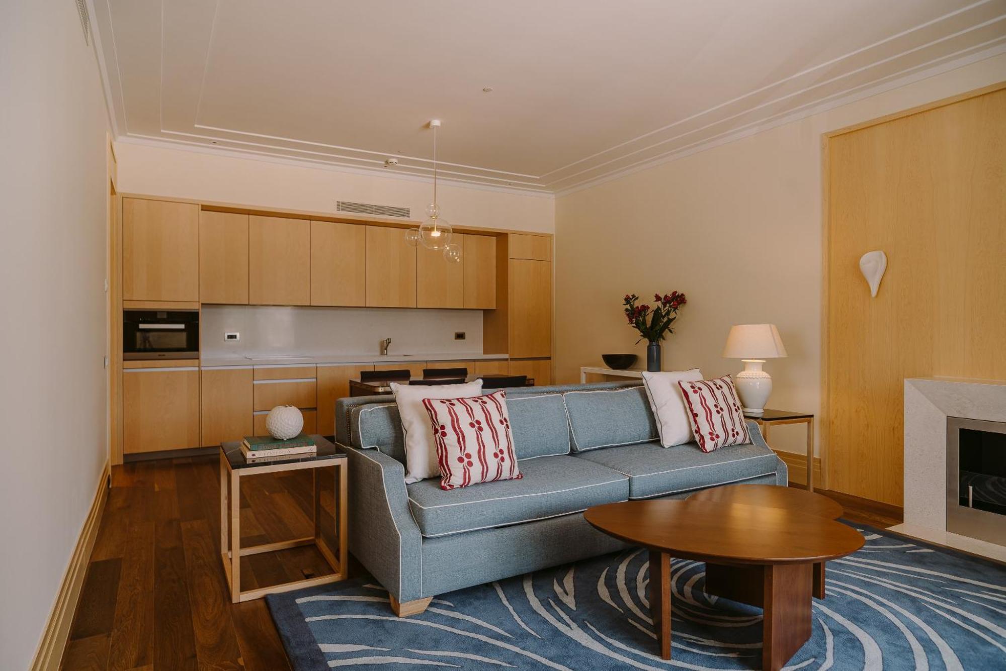 Regent Porto Montenegro Τίβατ Εξωτερικό φωτογραφία A living room at the hotel