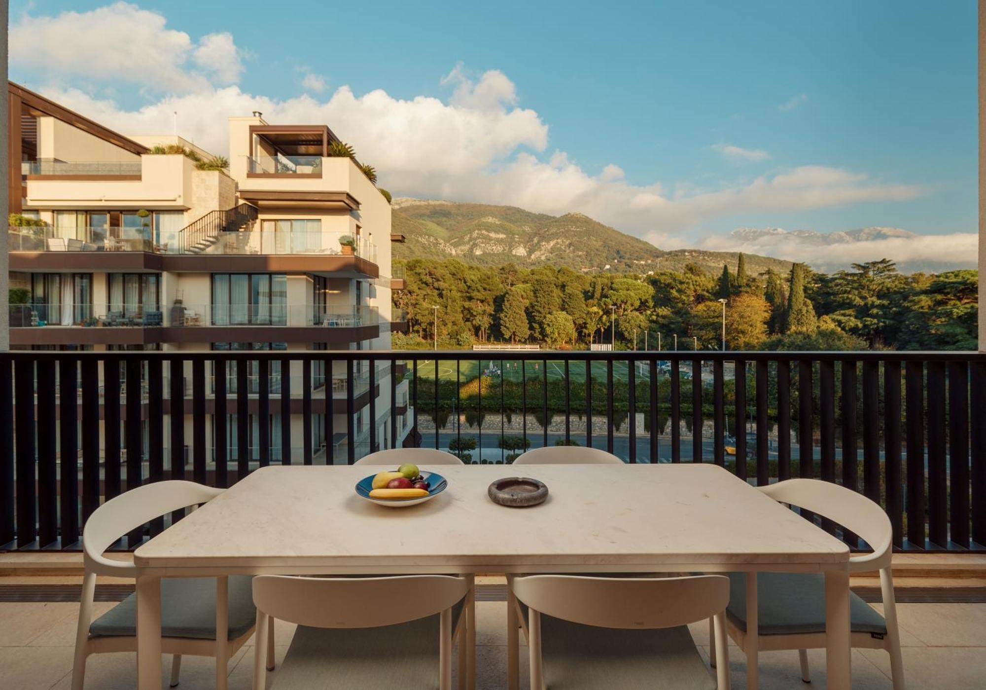 Regent Porto Montenegro Τίβατ Εξωτερικό φωτογραφία View from the balcony of a suite at the hotel
